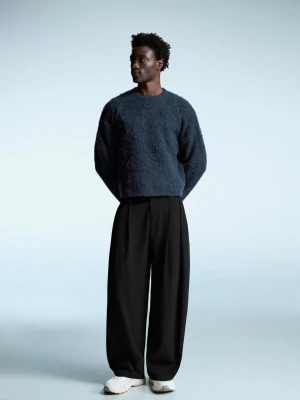 Bershka Spodnie O Kroju Balloon Tailoring Z Zakładkami Mężczyzna Czarny