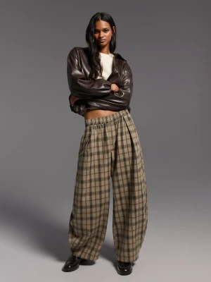 Bershka Spodnie O Kroju Balloon Z Nadrukiem Kobieta Szary