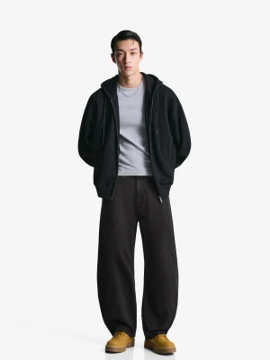 Bershka Spodnie O Kroju Barrel Mężczyzna Czarny