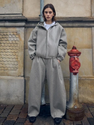 Bershka Spodnie O Kroju Barrel Z Efektem Wełny Kobieta Ciemnobeżowy