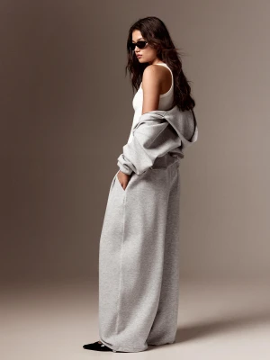 Bershka Spodnie O Kroju Barrel Z Modalu Kobieta Szary