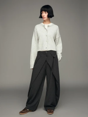 Bershka Spodnie O Kroju Barrel Z Zakładkami Kobieta Szary