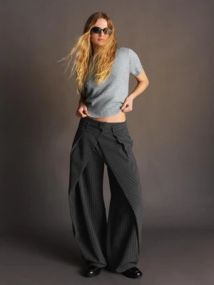 Bershka Spodnie O Kroju Barrel Z Zakładkami Kobieta Szary