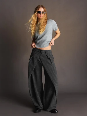 Bershka Spodnie O Kroju Barrel Z Zakładkami Kobieta Szary