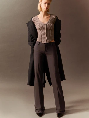 Bershka Spodnie O Kroju Bootcut Z Niskim Stanem Kobieta Brązowy