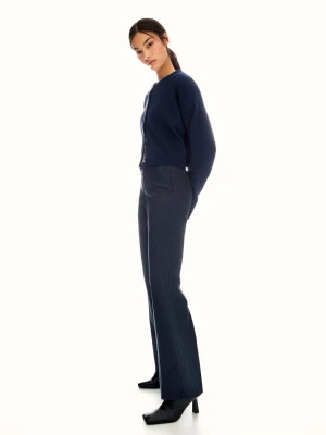 Bershka Spodnie O Kroju Bootcut Z Niskim Stanem Kobieta Granatowy