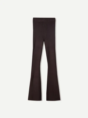 Bershka Spodnie O Kroju Flare Kobieta Brązowy