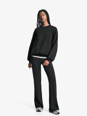 Bershka Spodnie O Kroju Flare Modal Kobieta Czarny