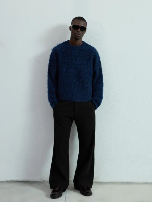 Bershka Spodnie O Kroju Flare Tailoring Mężczyzna Czarny