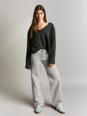 Bershka Spodnie O Kroju Straight Z Diagonalu Kobieta Szary