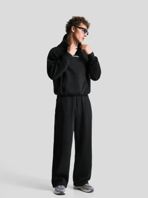 Bershka Spodnie O Kroju Super Baggy Mężczyzna Czarny