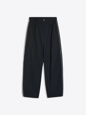 Bershka Spodnie O Kroju Super Baggy W Prążki Mężczyzna Granatowy