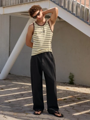 Bershka Spodnie O Kroju Super Baggy Z Lnem Mężczyzna Czarny