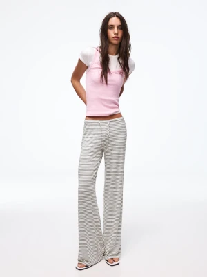 Bershka Spodnie Straight W Nadruk W Paski Kobieta Szary