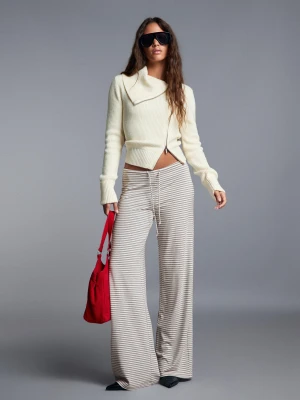 Bershka Spodnie Straight W Nadruk W Paski Kobieta Szary