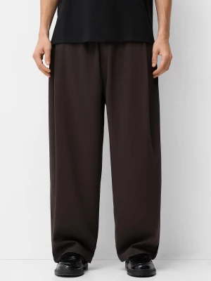 Bershka Spodnie Super Baggy Tailored Fit Mężczyzna Brązowy