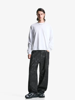 Bershka Spodnie Superbaggy Z Nadrukiem Mężczyzna Czarny