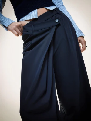 Bershka Spodnie Tailoring Z Krzyżowanym Pasem Kobieta Granatowy