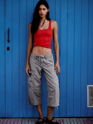 Bershka Spodnie Typu Capri Kobieta Ciemnoszary
