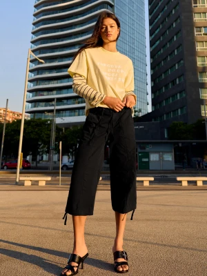 Bershka Spodnie Typu Capri Kobieta Czarny