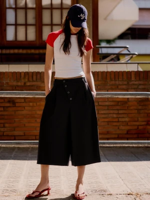 Bershka Spodnie Typu Culotte Z Dwurzędowym Zapięciem Kobieta Czarny