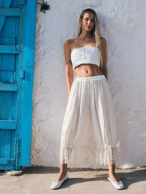 Bershka Spodnie Typu Pumpy Z Koronką Kobieta Biały Złamany