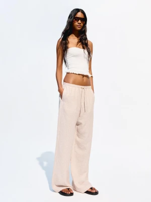 Bershka Spodnie W Rustykalnym Stylu W Paski Kobieta Piaskowy