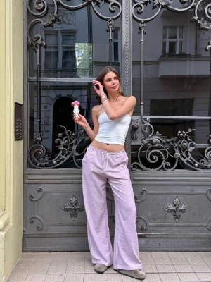 Bershka Spodnie W Rustykalnym Stylu W Paski Kobieta Bordowy