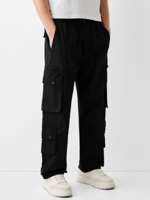 Bershka Spodnie Wide Leg Multicargo Mężczyzna Czarny