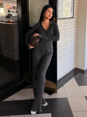 Bershka Spodnie Wide Leg Rib Kobieta Ciemnoszary