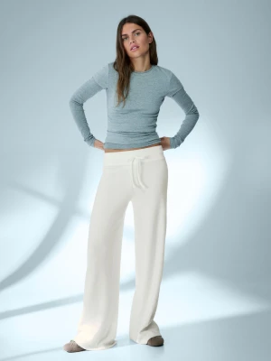 Bershka Spodnie Wide Leg Rib Soft Kobieta Kremowy