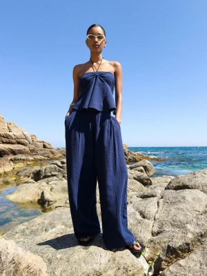 Bershka Spodnie Wide Leg W Rustykalnym Stylu Z Zakładkami Kobieta Granatowy