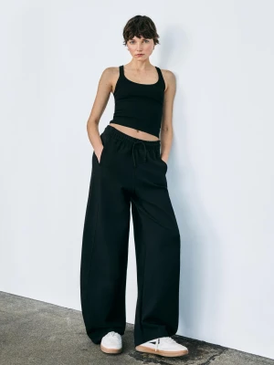 Bershka Spodnie Z Dzianiny Dresowej Kobieta Czarny