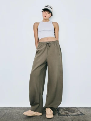 Bershka Spodnie Z Dzianiny Dresowej Kobieta Khaki