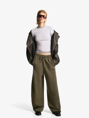 Zdjęcie produktu Bershka Spodnie Z Dzianiny Dresowej Kobieta Khaki