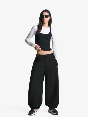 Bershka Spodnie Z Dzianiny Dresowej O Kroju Barrel Ze Stoperami Kobieta Czarny