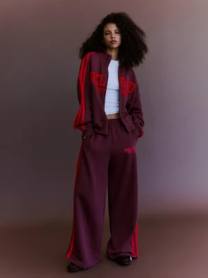 Bershka Spodnie Z Dzianiny Dresowej O Kroju Wide Leg Z Haftem Kobieta Bordowy