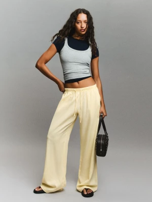 Bershka Spodnie Z Lnem I Gumką W Pasie Kobieta Żółty