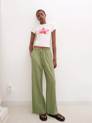 Bershka Spodnie Z Mieszanki Lnu Z Gumką W Pasie Kobieta Khaki