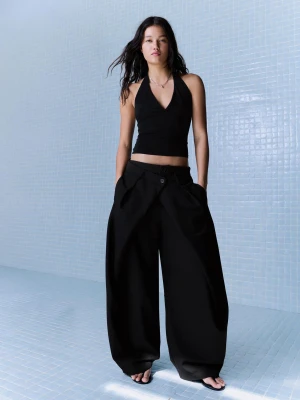 Bershka Spodnie Z Podwójnymi Zakładkami Kobieta Czarny