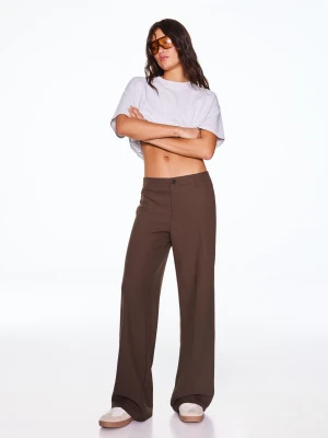 Bershka Spodnie Z Szerokimi Nogawkami Kobieta Brązowy