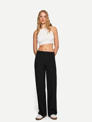 Bershka Spodnie Z Szerokimi Nogawkami Kobieta Czarny