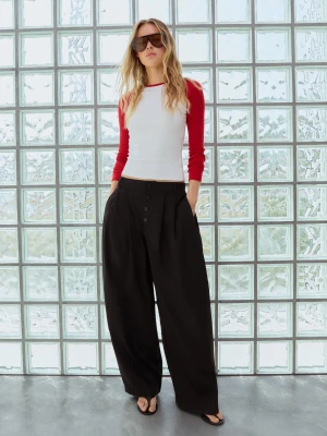Bershka Spodnie Z Zakładkami Po Bokach Kobieta Czarny