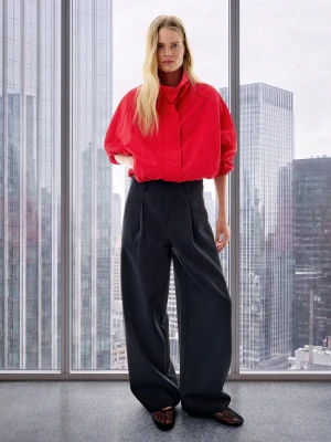Bershka Spodnie Z Zakładkami Z Dwuwarstwowej Tkaniny Kobieta Czarny
