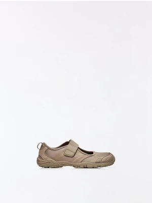Bershka Sportowe Balerinki Barefoot Kobieta Szarobrązowy