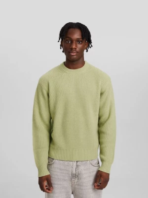 Bershka Strukturalny Sweter Z Wełny Syntetycznej Z Okrągłym Dekoltem Mężczyzna Zielony