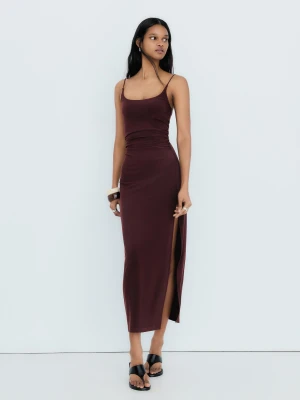Bershka Sukienka Midi Na Ramiączkach Z Marszczeniami Kobieta Bordowy