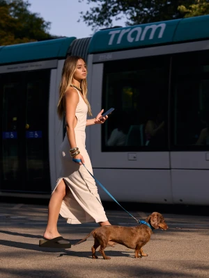 Bershka Sukienka Midi Strukturalny Kobieta Beżowy