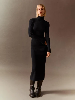 Bershka Sukienka Midi Z Golfem Rib Kobieta Czarny