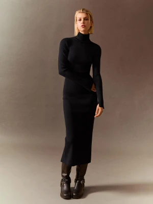 Bershka Sukienka Midi Z Golfem Rib Kobieta Czarny